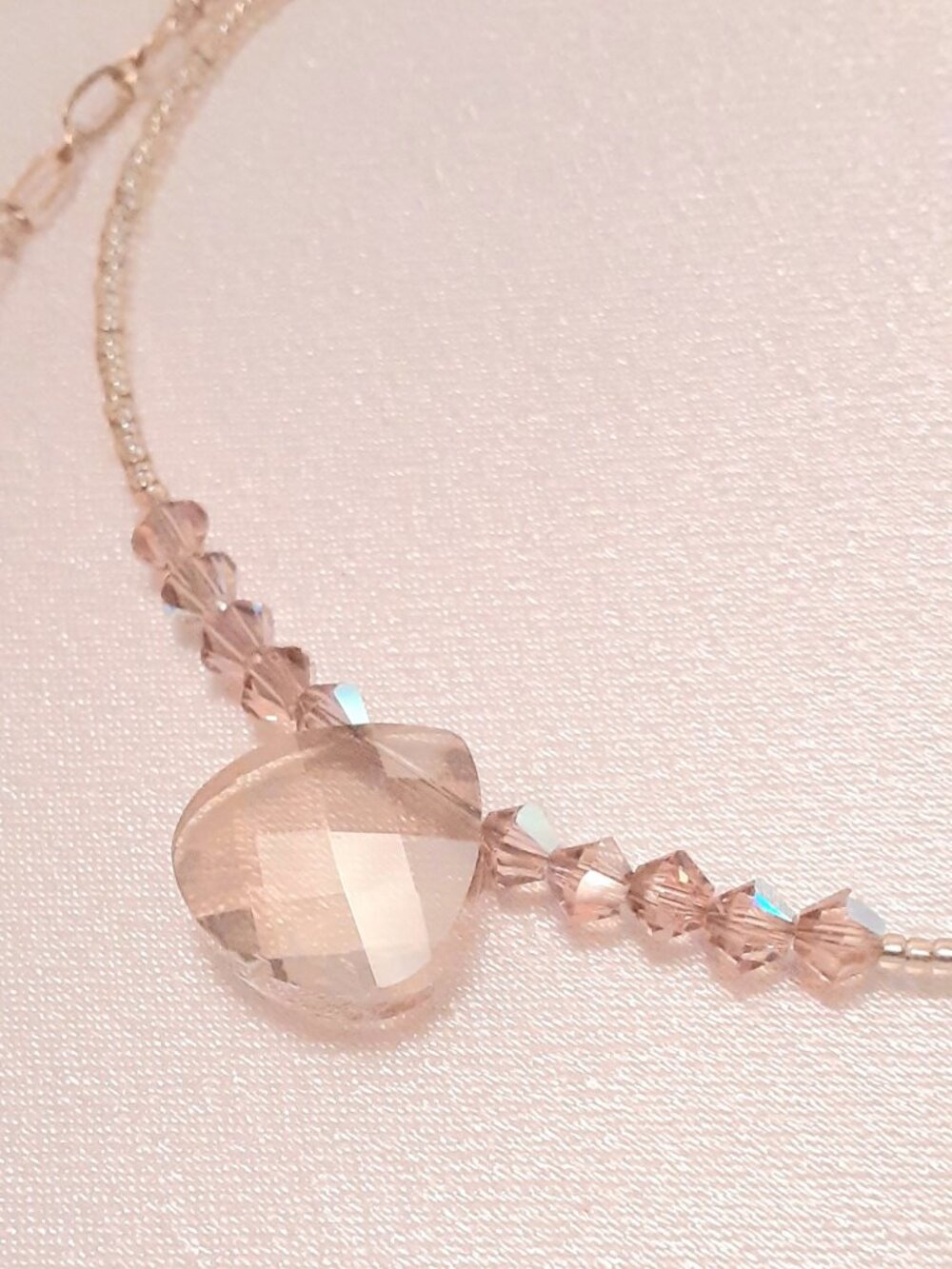 NEW 17 inch pink champaign quartz necklace